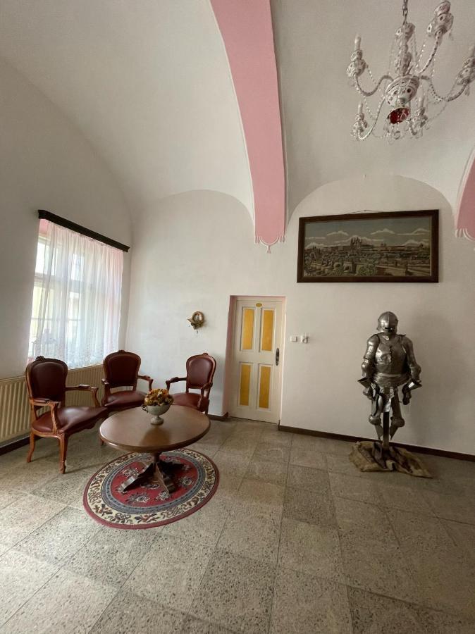 Apartman Sunny Adam Na Zamku Ческа-Каменице Экстерьер фото